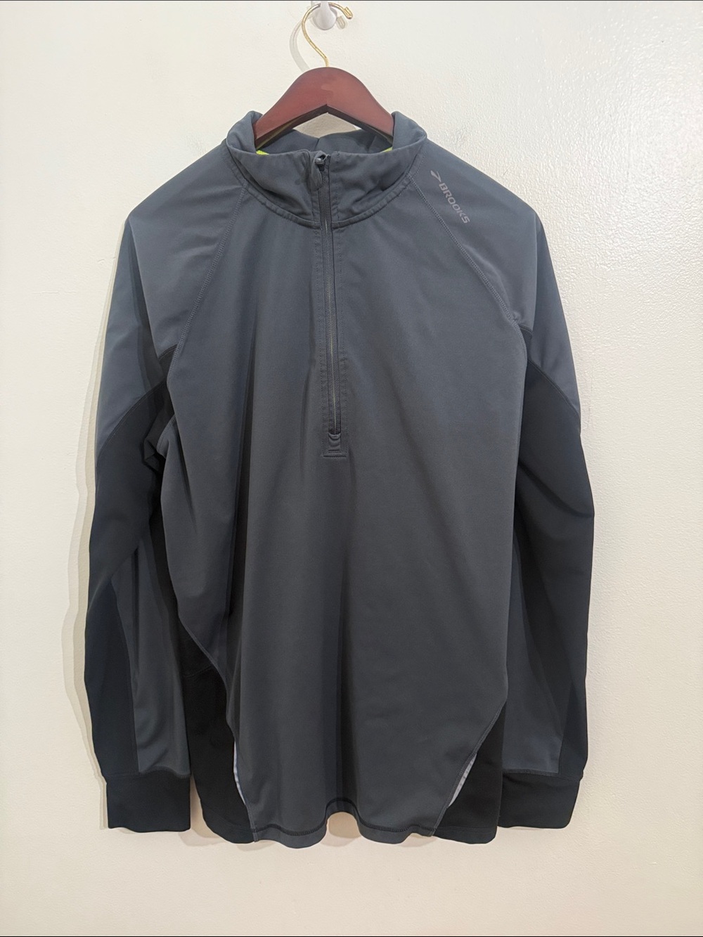 Brooks Men's Dark Gray Long Sleeve Running Pullover Large Activewear